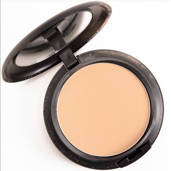 MAC Cosmetics Other - MAC STUDIO FIX POWDER FOUNDATION NC 40